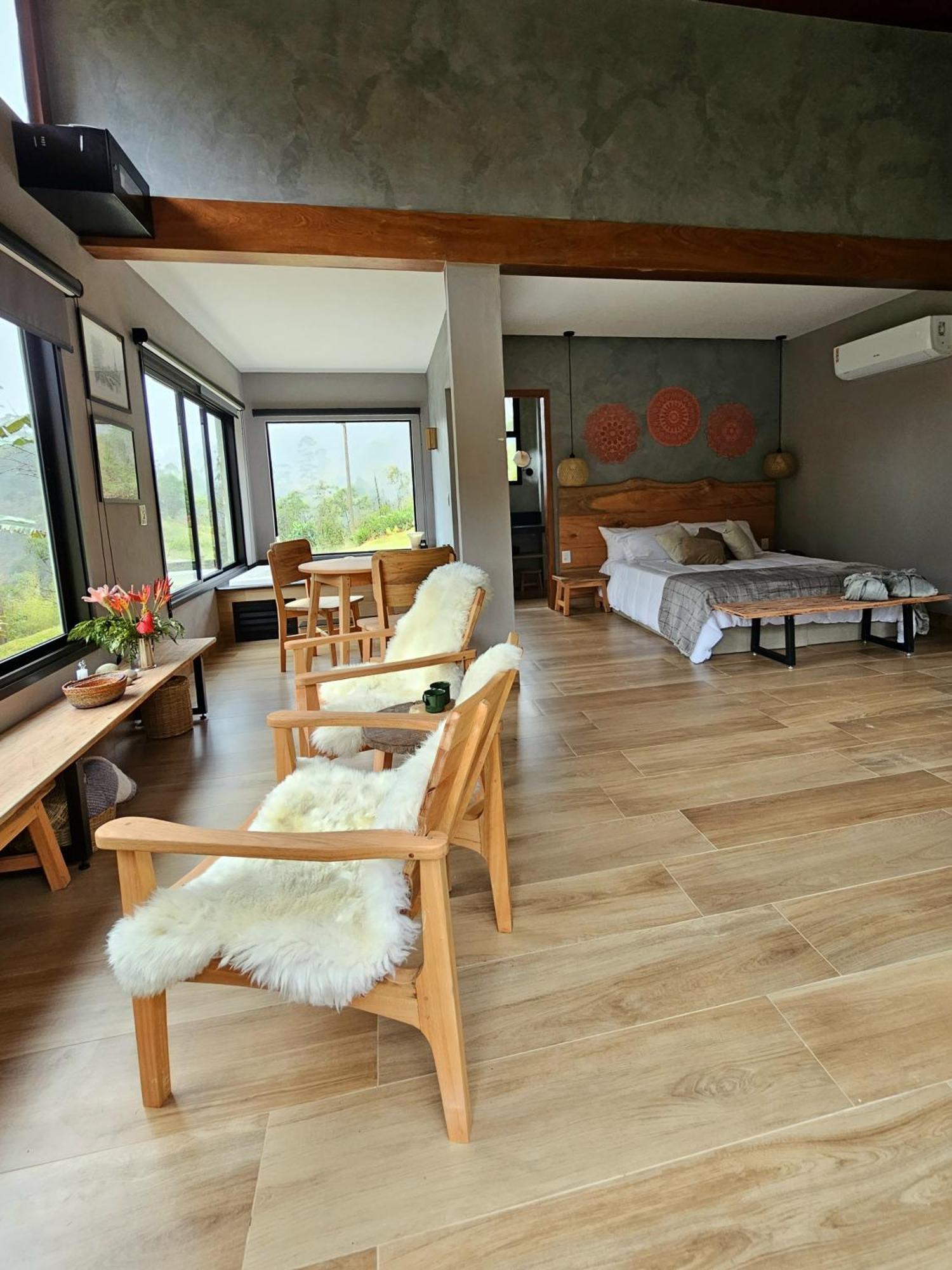 Vila Pinheiro Villa ซานตาเทเรซา ภายนอก รูปภาพ