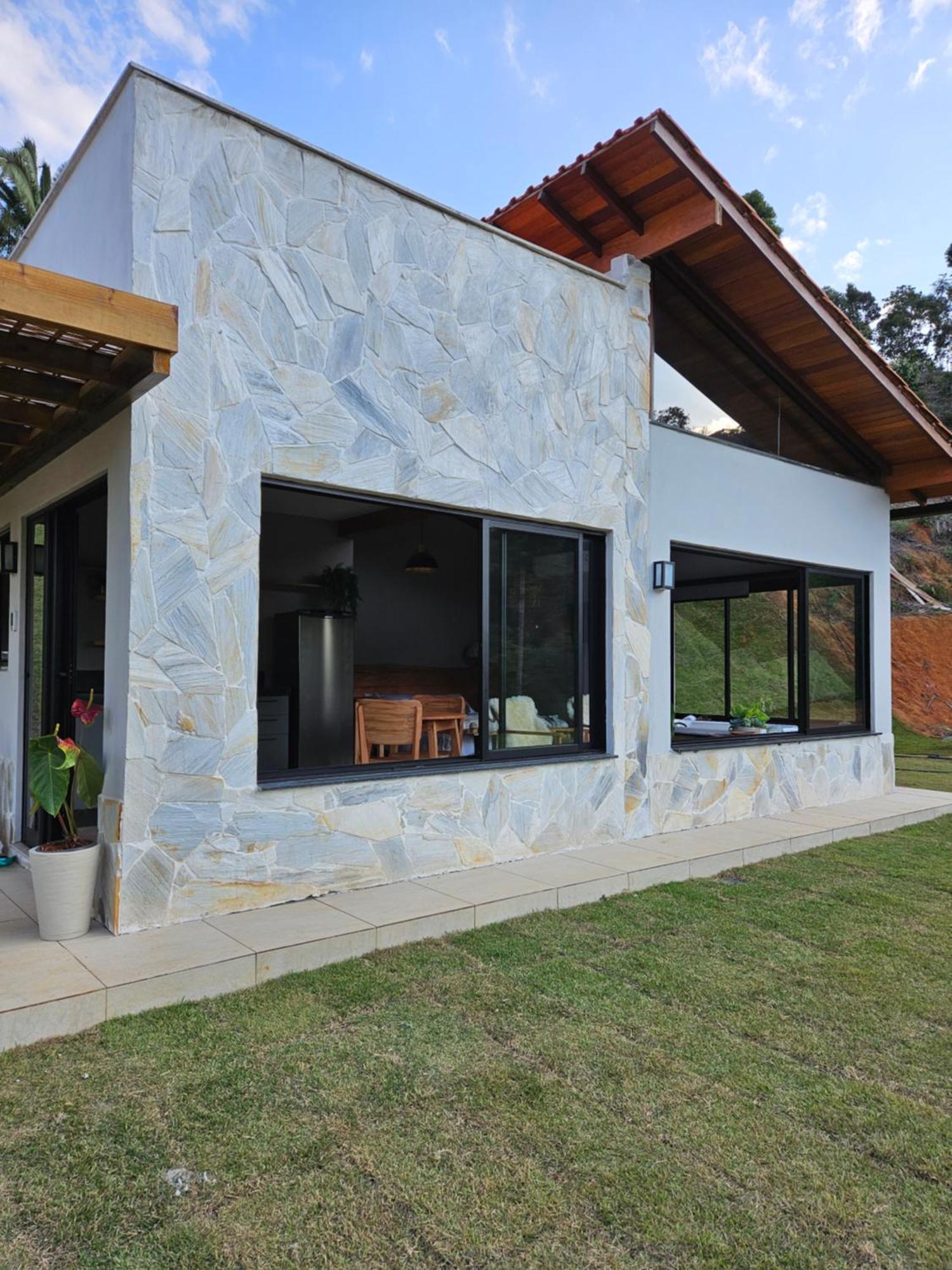 Vila Pinheiro Villa ซานตาเทเรซา ภายนอก รูปภาพ